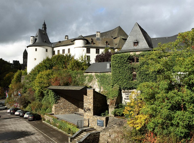 "Das Le Clervaux Boutique & Design Hotel von JOI-Design liegt in Clervaux in der Nähe der folgenden Sehenswürdigkeit: Schloss Clervaux."
