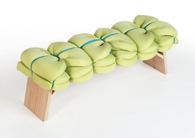 "Designerin Meike Harde. Wie dieser Ansatz an einem Polstermöbel aussehen könnte, zeigt ihr Hocker-Entwurf Ziehharsofika."