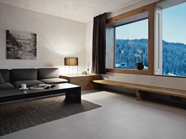 "Hotel Rocksresort auf der Schweiz bei Domenig Architekten. Es wurden gezielt hochwertige Materialien verwendet und auf ein regionales Vorkommen dieser geachtet."