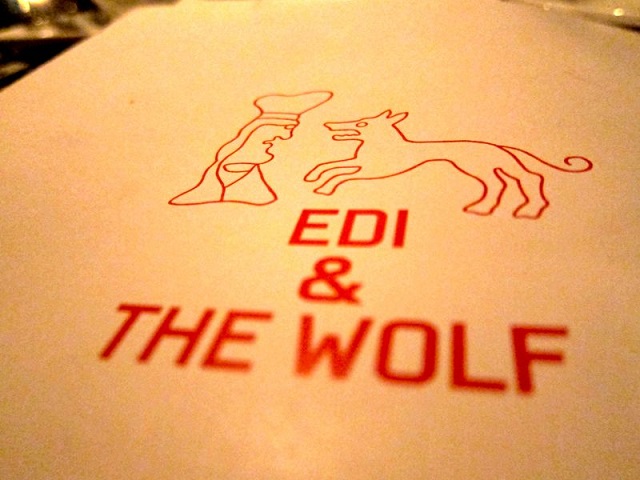 "Edi & The Wolf: Ein Wiener Restaurant in New York City. Der letzte Schrei: Käsekrainer, Schlutzkrapfen, Schoko-Nuss-Palatschinken und Gemischter Satz."