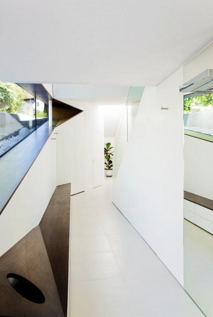 "Das Haus H, ansässig in Salzburg, Österreich, ist ein Projekt, das von den Smartvoll Architekten ZT KG entworfen wurde und 2010 präzisiert wurde."