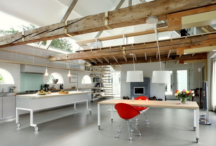 "Maxwan Architekten entwarf eine zeitgenössische Umwandlung eines alten Stalles in Geldermalsen, Die Niederlande."