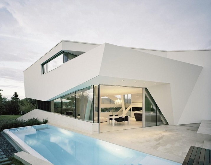 "Projekt A01 Architekten haben die Villa für eine Familie Freundorf bei Wien, Österreich konzipiert."