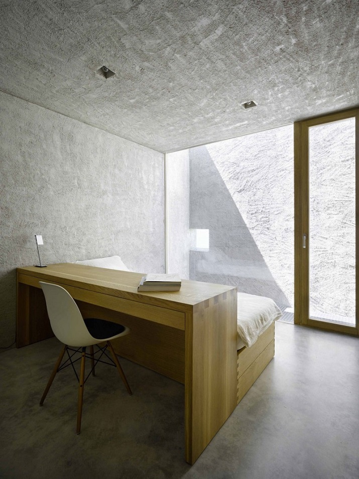 "Dieses elegante Haus, in Ranzo, die Schweiz, wird von Wespi de Meuron entworfen."